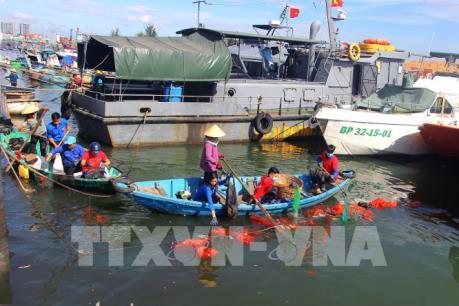 Bình Định ra quân Chiến dịch làm sạch biển “Tử tế với Đại dương”