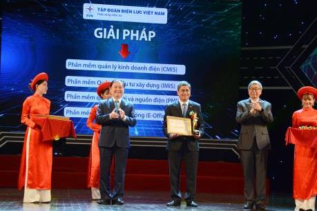 EVN và nhiều đơn vị trực thuộc nhận giải thưởng Chuyển đổi số Việt Nam