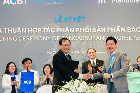 Manulife phân phối bảo hiểm qua ngân hàng ACB