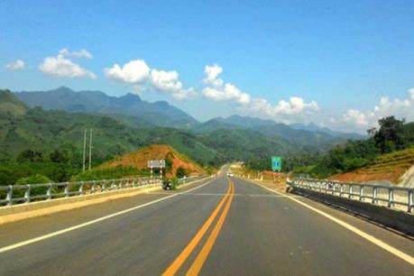 Xác minh xe container đi ngược chiều trên cao tốc Hà Nội - Lào Cai