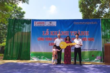 Canon bàn giao trường học hữu nghị tại Tuyên Quang