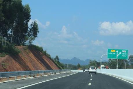 Ngắm nhìn cao tốc Bắc Giang - Lạng Sơn chuẩn bị về đích