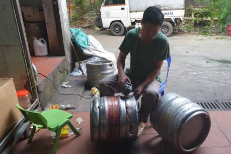 Phát hiện cơ sở san chiết bia nhái nhãn hiệu của Công ty TNHH Đại Việt Châu Á 