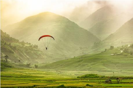 Khai mạc Festival dù lượn "Bay trên mùa vàng" năm 2019