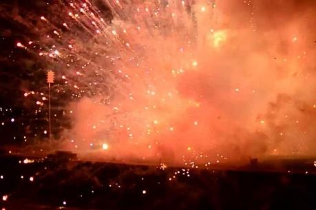 Nổ tại nhà máy pháo hoa, 14 người thương vong