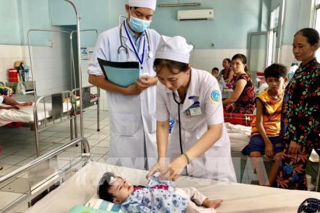 Cao điểm sốt xuất huyết: Bệnh viện lao đao vì thiếu thuốc