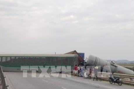 Quốc lộ 1A đoạn qua Nghệ An đã thông tuyến sau vụ tai nạn đường sắt