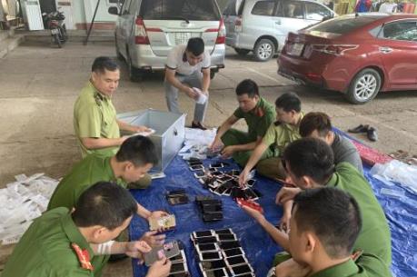Phát hiện trên 300 chiếc điện thoại Iphone nhập lậu