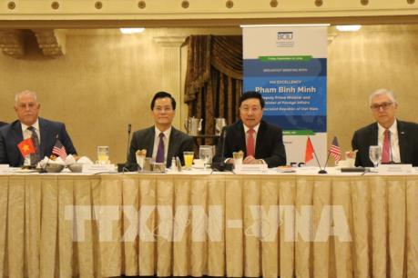 Phó Thủ tướng, Bộ trưởng Ngoại giao Phạm Bình Minh tọa đàm với các doanh nghiệp Mỹ