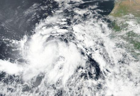 Cơn bão mạnh nhất từ trước tới nay hình thành ở trung tâm Đại Tây Dương