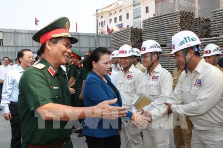Chủ tịch Quốc hội Nguyễn Thị Kim Ngân kiểm tra tiến độ thi công Nhà Quốc hội Lào