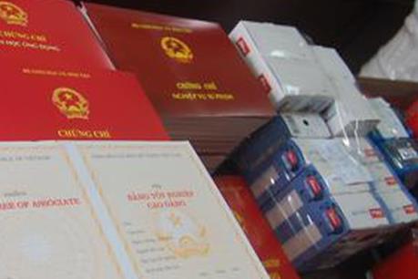 Hà Tĩnh: Kỷ luật 4 cán bộ xã dùng bằng giả