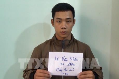 Không việc làm, 2 thanh niên rủ nhau đi cướp tài sản của tài xế taxi