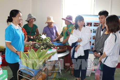 Đa dạng nông sản ở chợ phiên biên giới