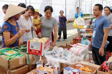 Gần 300 gian hàng tham gia Hội chợ Thương mại Lai Châu năm 2019