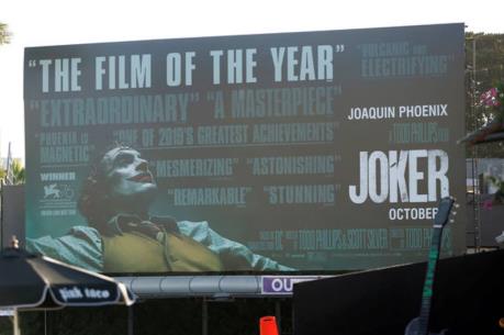 Gã hề điên loạn lập kỷ lục màn ảnh rộng Bắc Mỹ