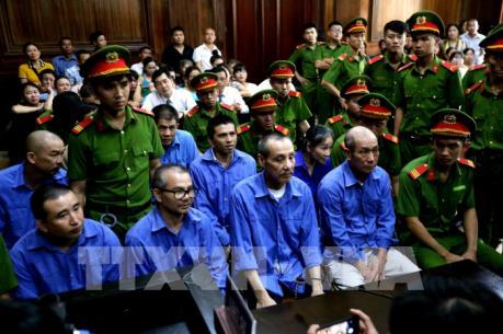 8 án tử hình trong vụ mua bán trái phép 379 bánh heroin