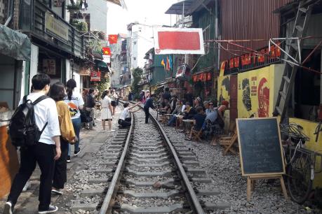 Hà Nội xử lý vi phạm trật tự an toàn giao thông trên đường sắt