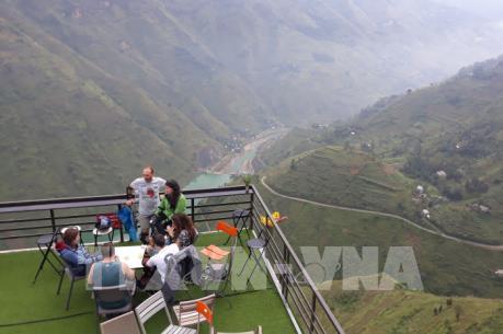 Đề nghị cải tạo tòa nhà ở Mã Pì Lèng thành điểm dừng chân