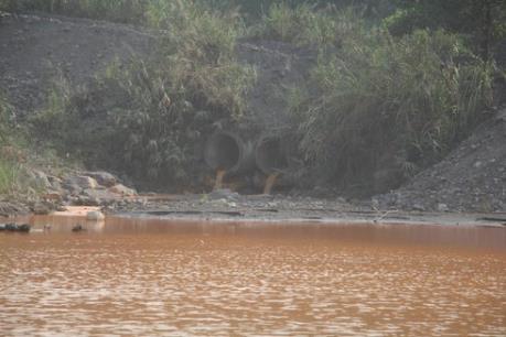 Khẩn trương kiểm tra, khắc phục hiện tượng nước ô nhiễm chảy ra vịnh Hạ Long
