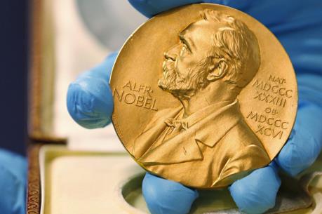 Giải Nobel Hóa học 2019 gọi tên 3 nhà khoa học