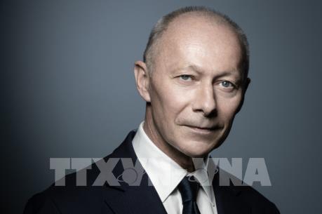 Renault sa thải CEO Thierry Bollore