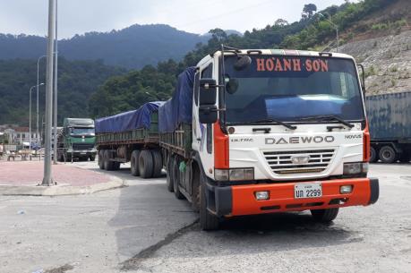 Xe biển số Lào lưu thông tại Việt Nam phải tuân theo quy định pháp luật Việt Nam