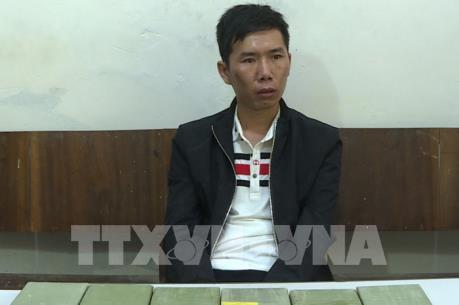 Sơn La bắt giữ đối tượng vận chuyển trái phép 6 bánh heroin