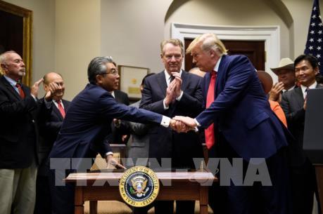 “Cột mốc” mới trong quan hệ thương mại Mỹ-Nhật Bản