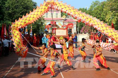 Độc đáo Lễ hội văn hóa du lịch Dinh Thầy Thím