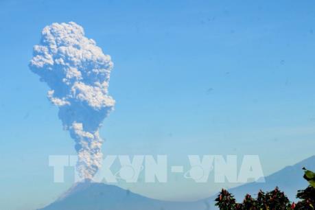 Indonesia ban bố cảnh báo nguy hiểm do núi lửa Merapi phun trào