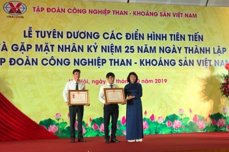 Vinh danh các điển hình tiên tiến ngành than