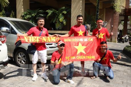 Vòng loại World Cup 2022: CĐV Việt Nam tiếp sức cho đội tuyển