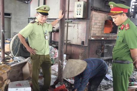 Hơn 3 tạ thịt gà nhập lậu bị bắt giữ