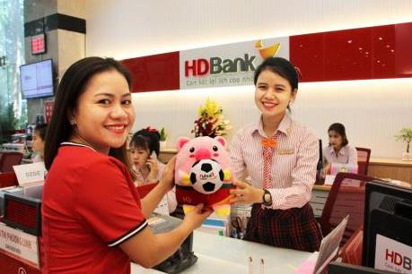 Nhiều ưu đãi cho khách hàng gửi tiết kiệm đồng hành cùng giải Futsal HDBank 