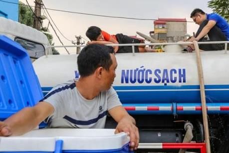 Các điểm cấp nước sạch miễn phí tại Hà Nội sau sự cố sông Đà