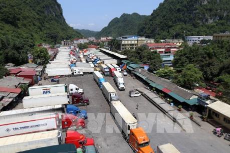 Lạng Sơn: Khoảng 500 xe chở nông sản ùn ứ tại cửa khẩu Tân Thanh