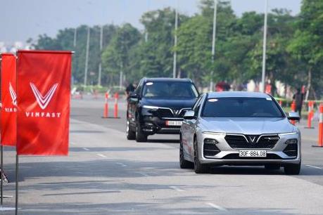 Tại sao xe VinFast chưa thể có mức giá thấp hơn?