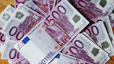 Thỏa thuận Brexit giúp giữ đồng euro gần mức cao nhất của bảy tuần