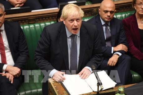 Thủ tướng Anh miễn cưỡng viết thư gửi EU đề nghị lùi thời hạn Brexit