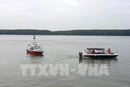 Vụ chìm tàu trên sông Lòng Tàu: Hút khẩn cấp 150 tấn dầu ra khỏi tàu