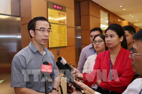 Bên lề Quốc hội: Phải lấy ý kiến doanh nghiệp và người lao động về giảm giờ làm