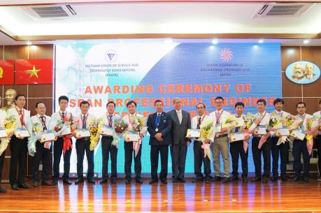 15 kỹ sư điện lực miền Nam được công nhận Kỹ sư chuyên nghiệp ASEAN