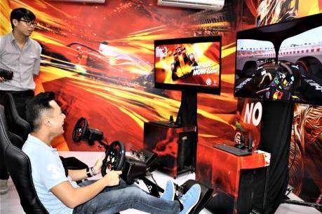 VinFast dùng công nghệ thực tế ảo để khách tham quan nhà máy ô tô