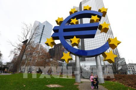 Quan chức châu Âu khuyến nghị về sự hỗ trợ dành cho nền kinh tế Eurozone