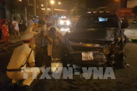 Bình Phước: Xe cứu thương tông bay hàng rào, lao vào nhà dân