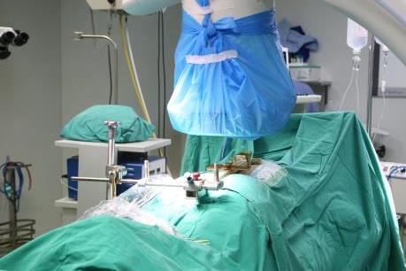 Bệnh viện đầu tiên tại Phú Thọ ứng dụng công nghệ phẫu thuật cột sống bằng robot