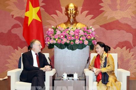 Chủ tịch Quốc hội tiếp Chủ tịch Ủy ban Thương mại quốc tế của Nghị viện châu Âu