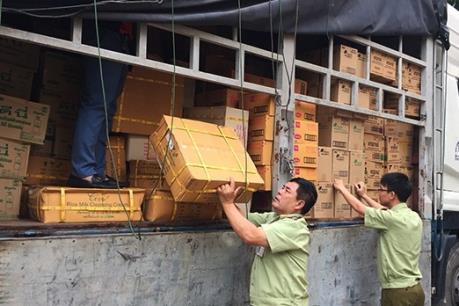 Tiêu hủy trên 6.000 sản phẩm hàng hóa không rõ nguồn gốc