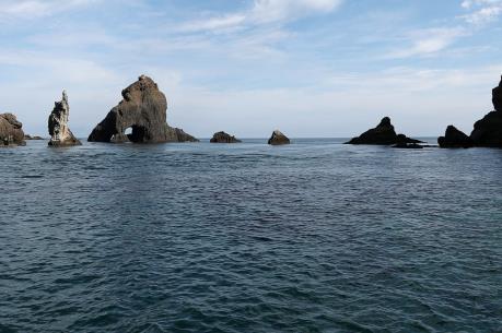 Rơi trực thăng gần đảo tranh chấp với Nhật Bản, 7 người Hàn Quốc mất tích